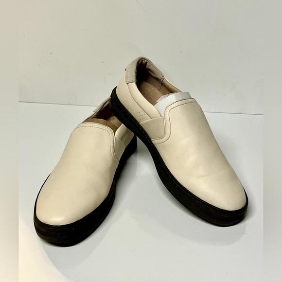 SOREL Cream leather slip on sneakers size 7. - Picture 1 of 8